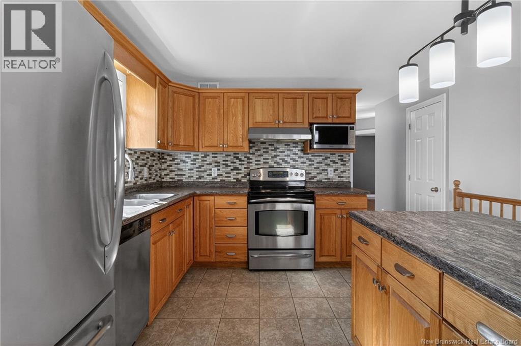 147 Theriault, Dieppe, New Brunswick  E1A 8B1 - Photo 5 - NB135892