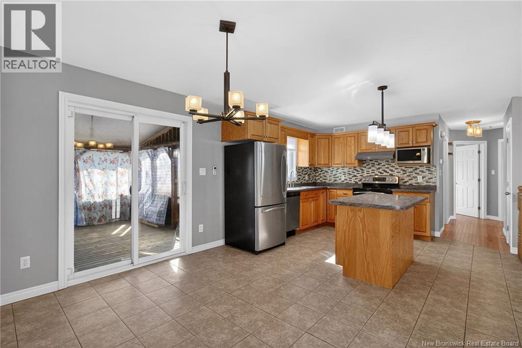 147 Theriault, Dieppe, New Brunswick  E1A 8B1 - Photo 6 - NB135892