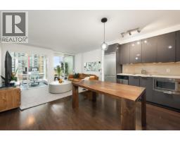 717 161 W GEORGIA STREET, Vancouver, British Columbia