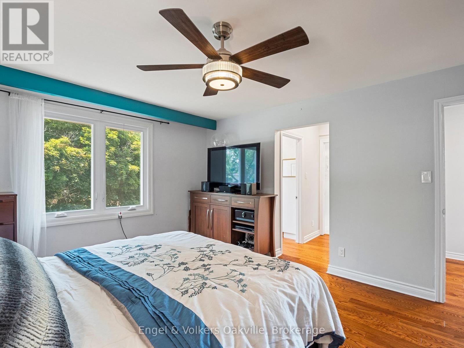 2215 Springfield Court, Mississauga, Ontario  L5K 1V3 - Photo 19 - W12924118