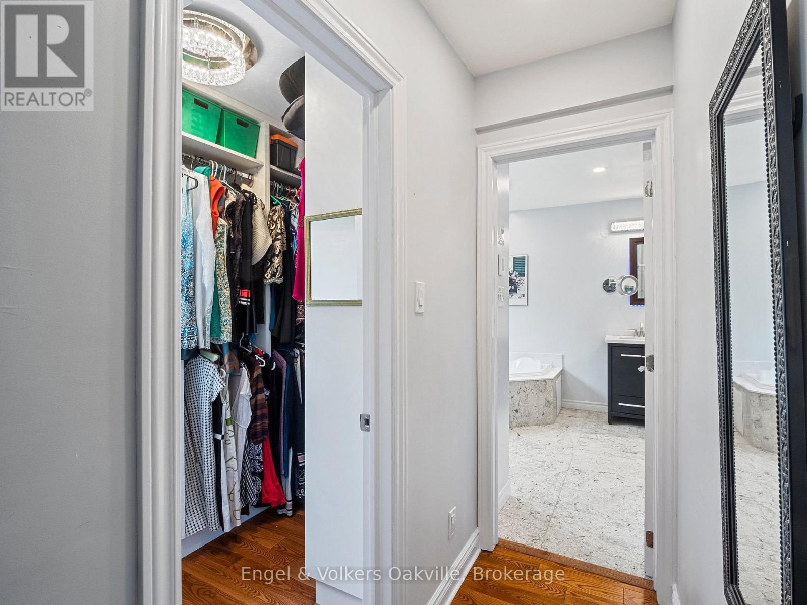 2215 Springfield Court, Mississauga, Ontario  L5K 1V3 - Photo 20 - W12924118