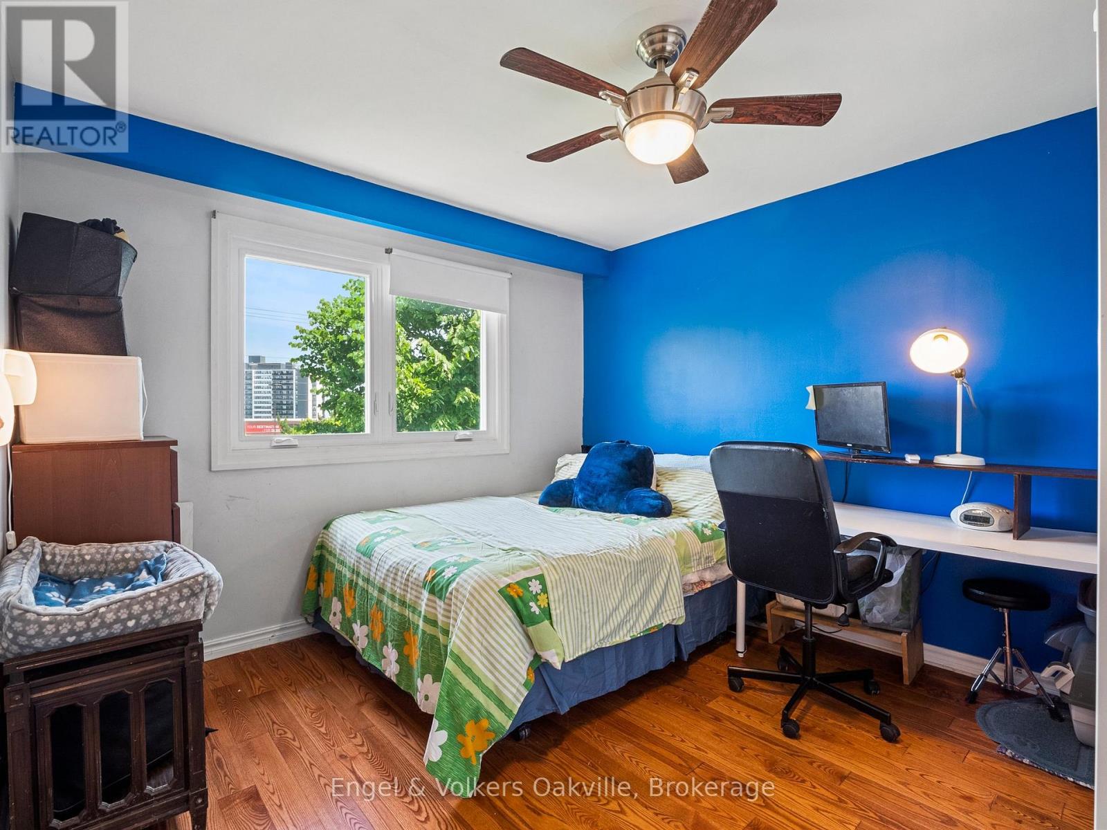 2215 Springfield Court, Mississauga, Ontario  L5K 1V3 - Photo 23 - W12924118