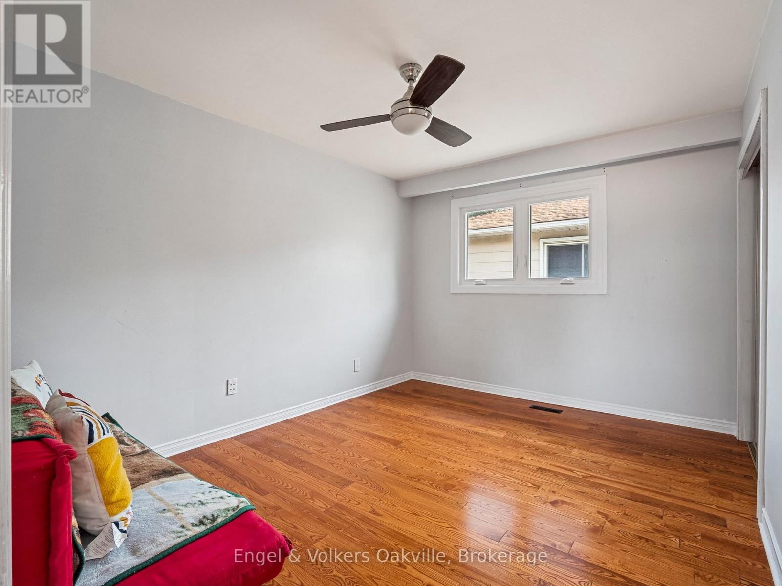 2215 Springfield Court, Mississauga, Ontario  L5K 1V3 - Photo 24 - W12924118