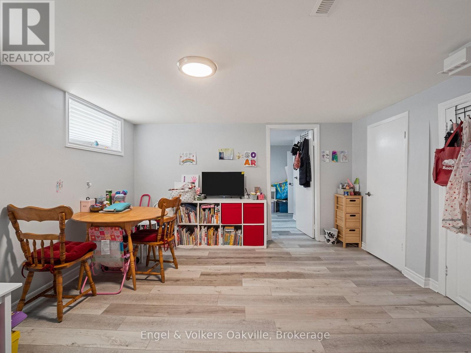 2215 Springfield Court, Mississauga, Ontario  L5K 1V3 - Photo 30 - W12924118