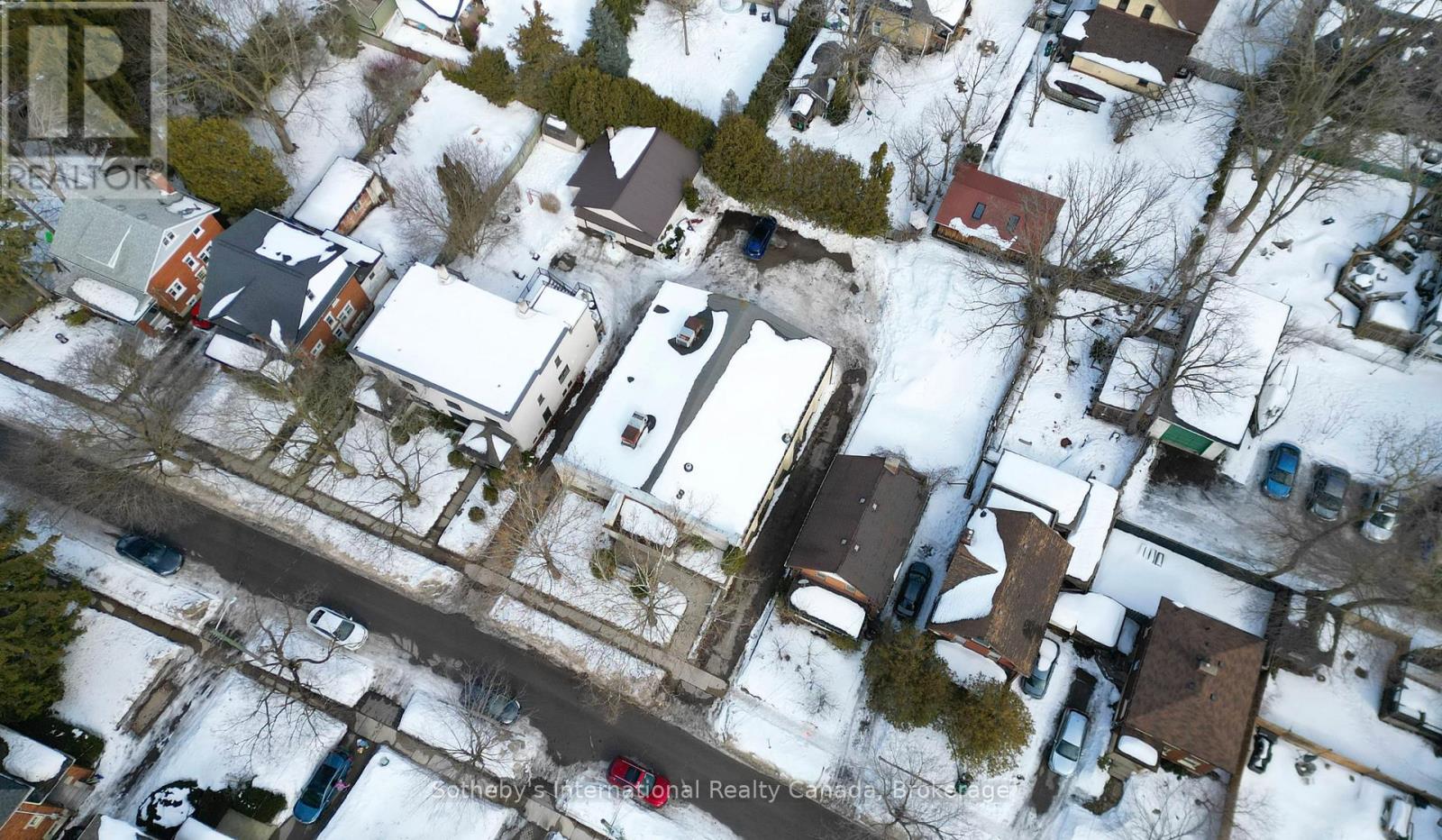 96 Dunbar Road S, Waterloo, Ontario  N2L 2E5 - Photo 12 - X12924272