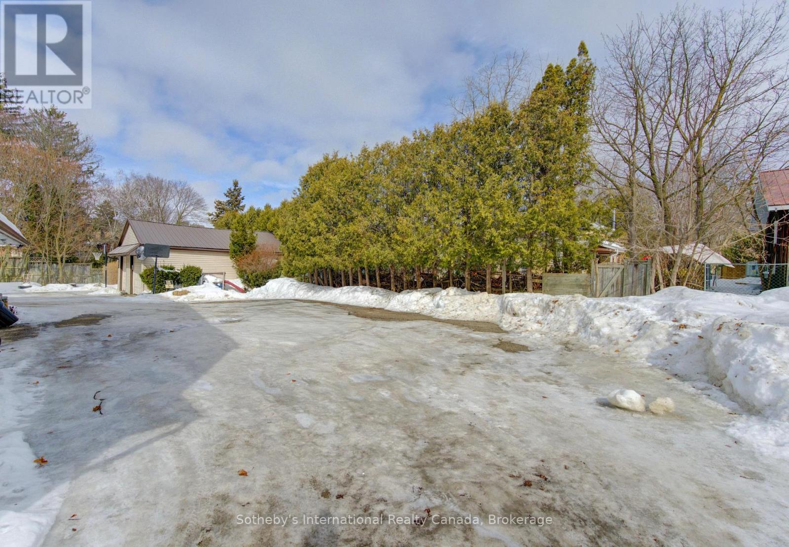 96 Dunbar Road S, Waterloo, Ontario  N2L 2E5 - Photo 6 - X12924272