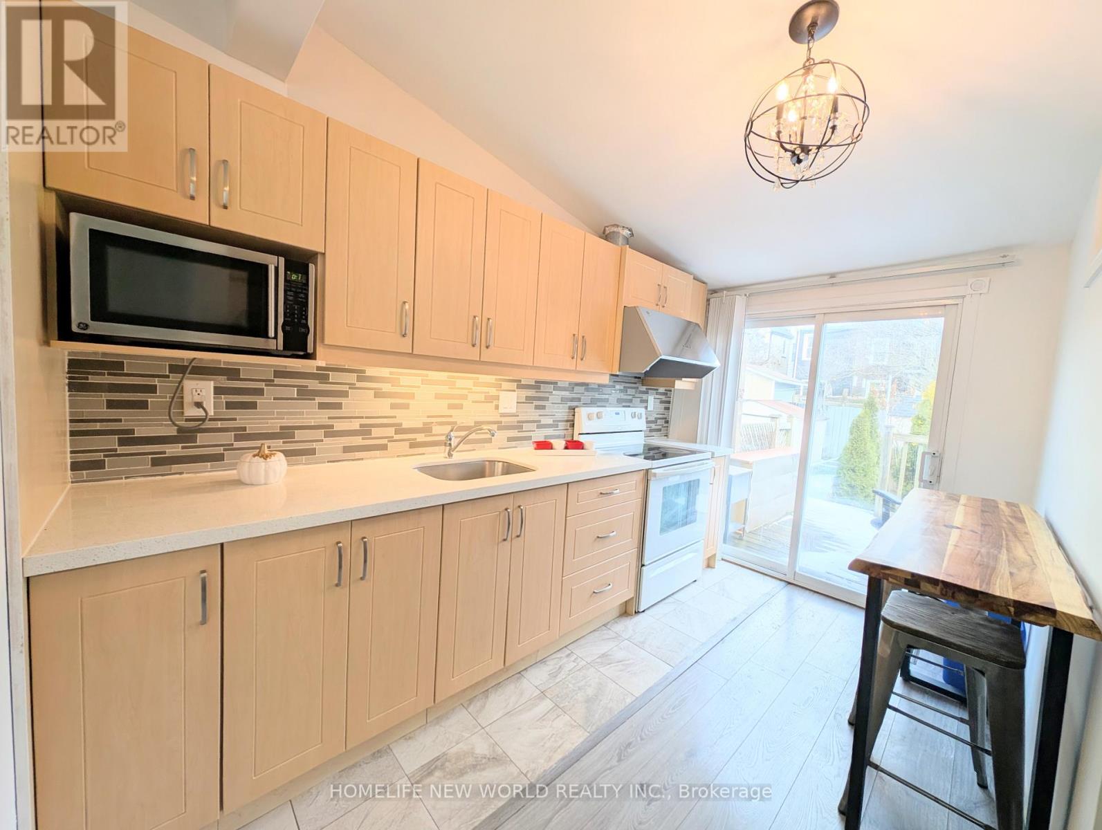 67 Condor Avenue, Toronto, Ontario  M4J 3M7 - Photo 8 - E12885394