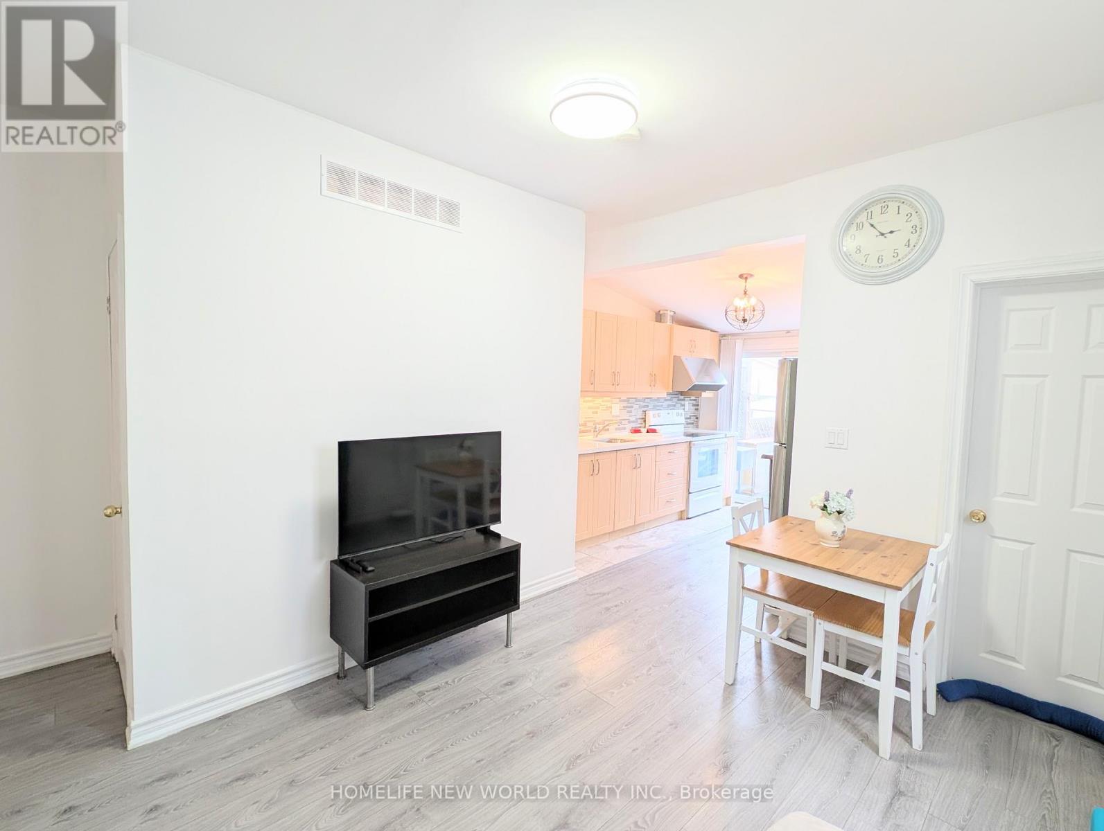 67 Condor Avenue, Toronto, Ontario  M4J 3M7 - Photo 7 - E12885394