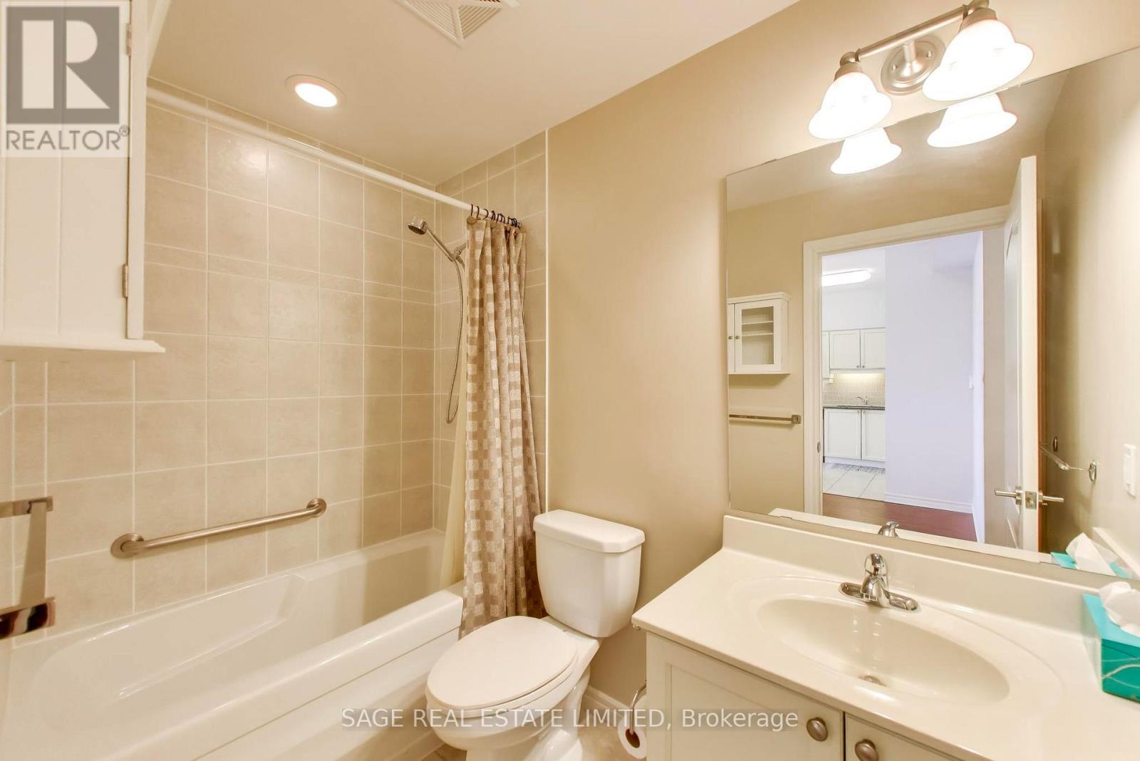 902 - 810 Scollard Court, Mississauga, Ontario  L5V 0A4 - Photo 24 - W12909746