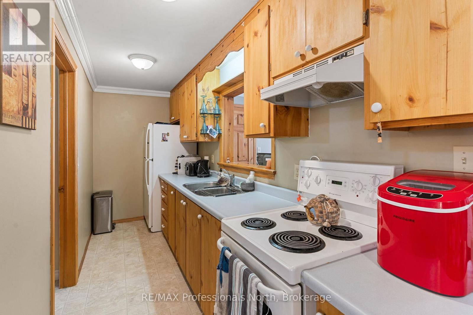 28 Independence Street, Dysart Et Al, Ontario  K0M 1S0 - Photo 44 - X12924072