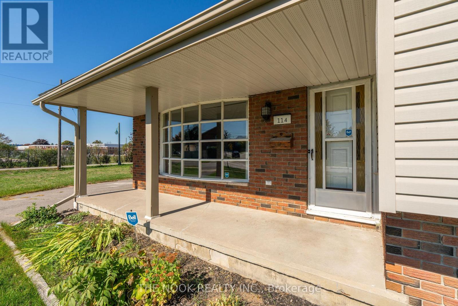 114 Tracey Street, Belleville, Ontario  K8P 2R8 - Photo 2 - X12924350