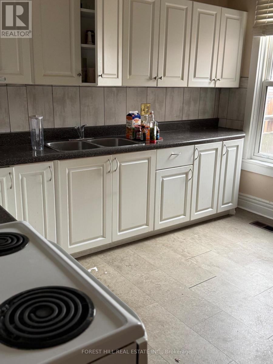 293 St Clarens Avenue, Toronto (Dufferin Grove), Ontario  M6H 3W2 - Photo 9 - C12924190