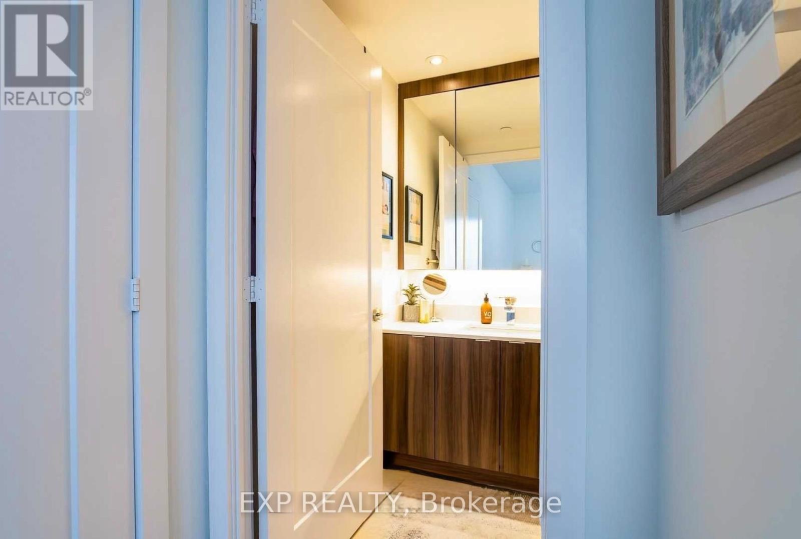 613 - 1 Edgewater Drive, Toronto, Ontario  M5A 1B9 - Photo 10 - C12924280