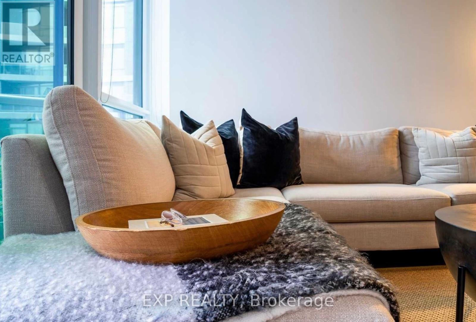 613 - 1 Edgewater Drive, Toronto, Ontario  M5A 1B9 - Photo 7 - C12924280