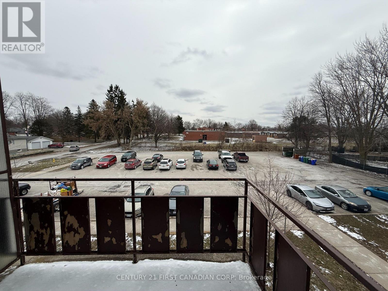 Photo 2 of 10 for 304 - 1830 Dumont Street