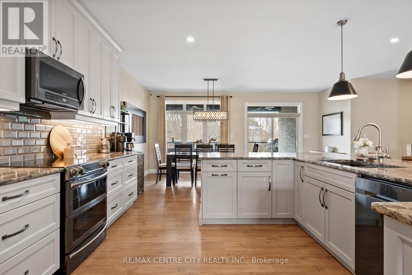 21 Belmont Avenue, Tillsonburg, Ontario  N4G 5V9 - Photo 11 - X12924324