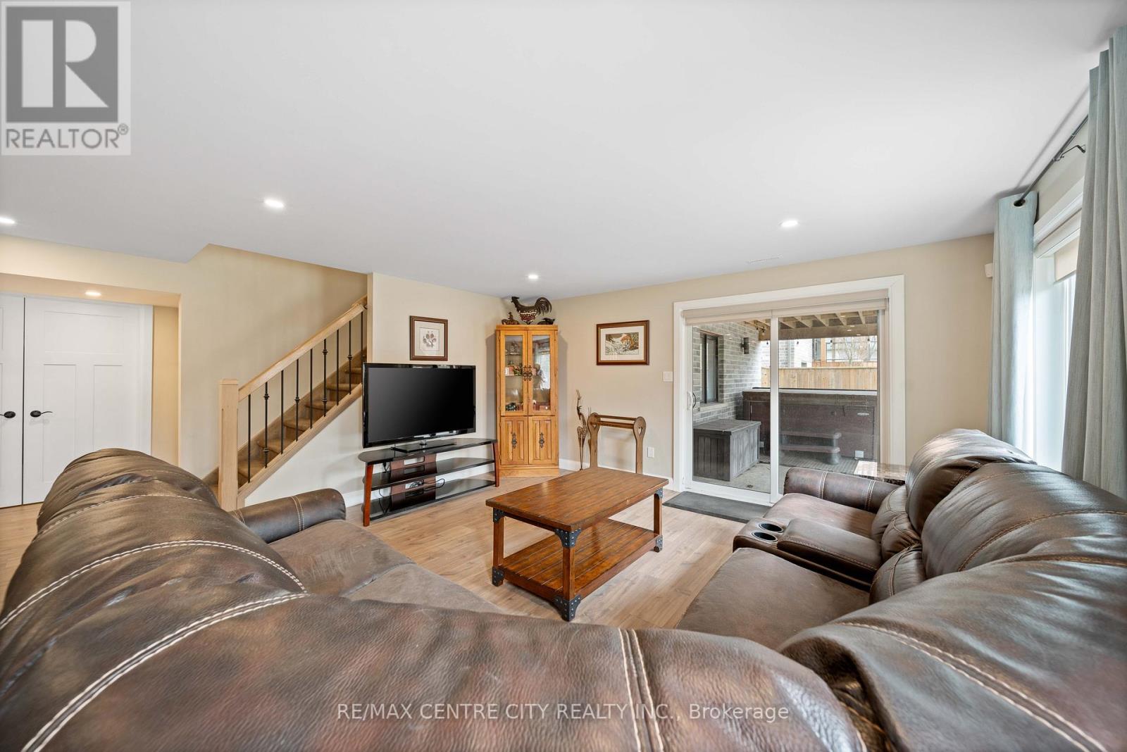 21 Belmont Avenue, Tillsonburg, Ontario  N4G 5V9 - Photo 29 - X12924324