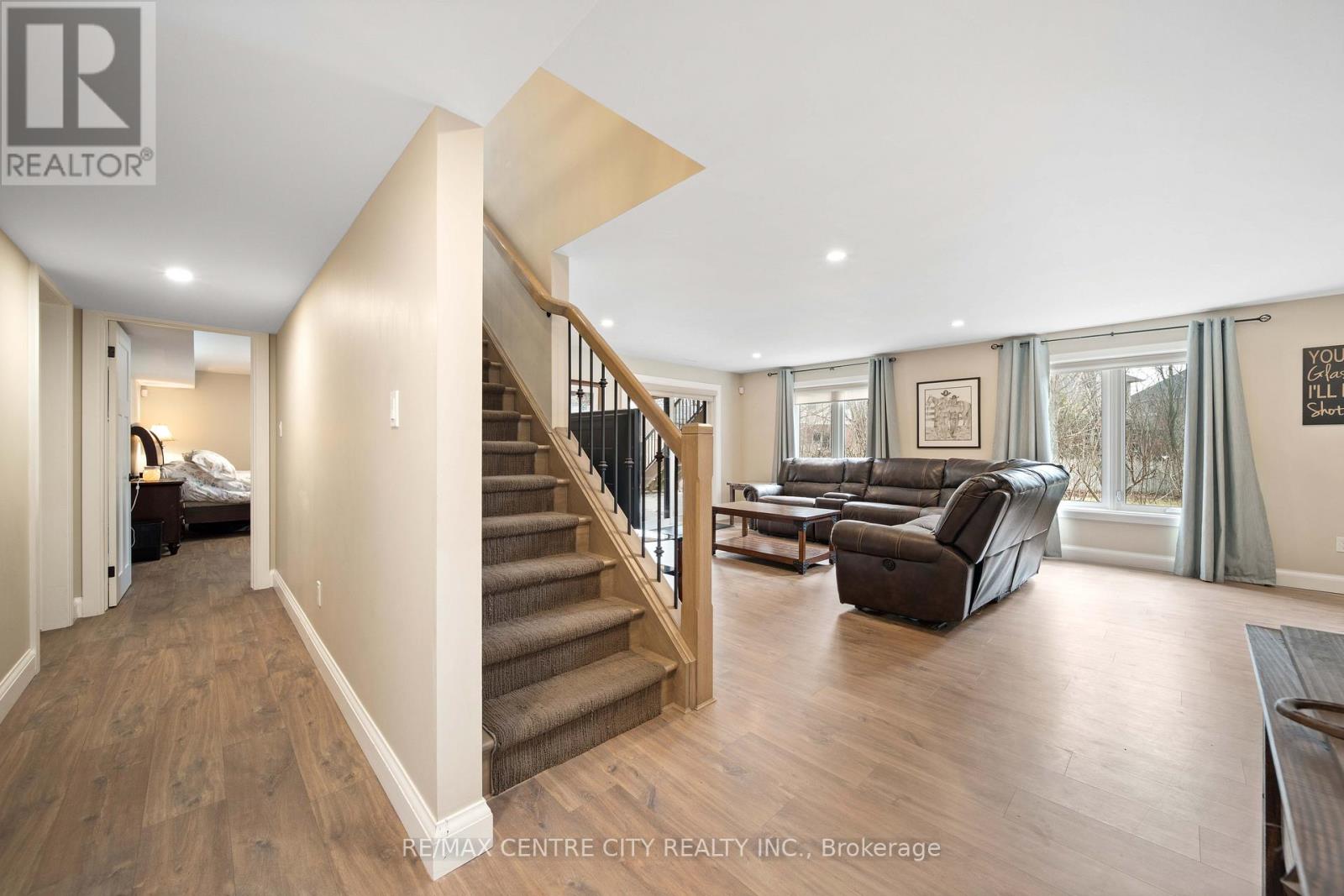 21 Belmont Avenue, Tillsonburg, Ontario  N4G 5V9 - Photo 33 - X12924324