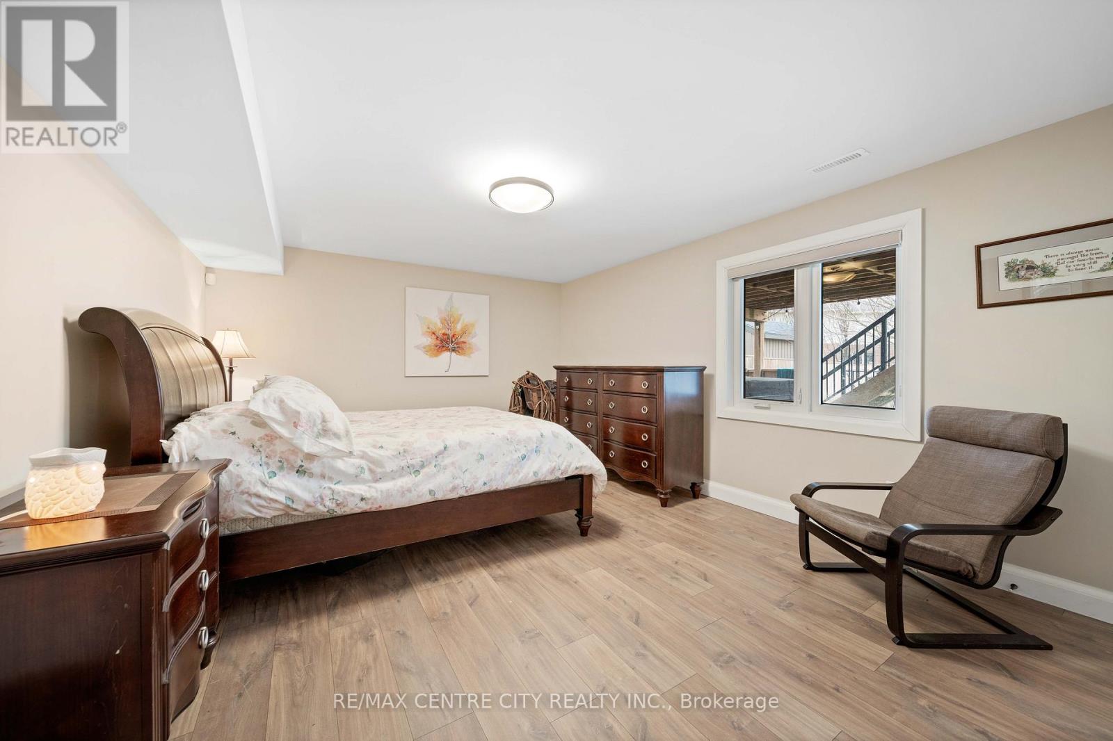 21 Belmont Avenue, Tillsonburg, Ontario  N4G 5V9 - Photo 34 - X12924324