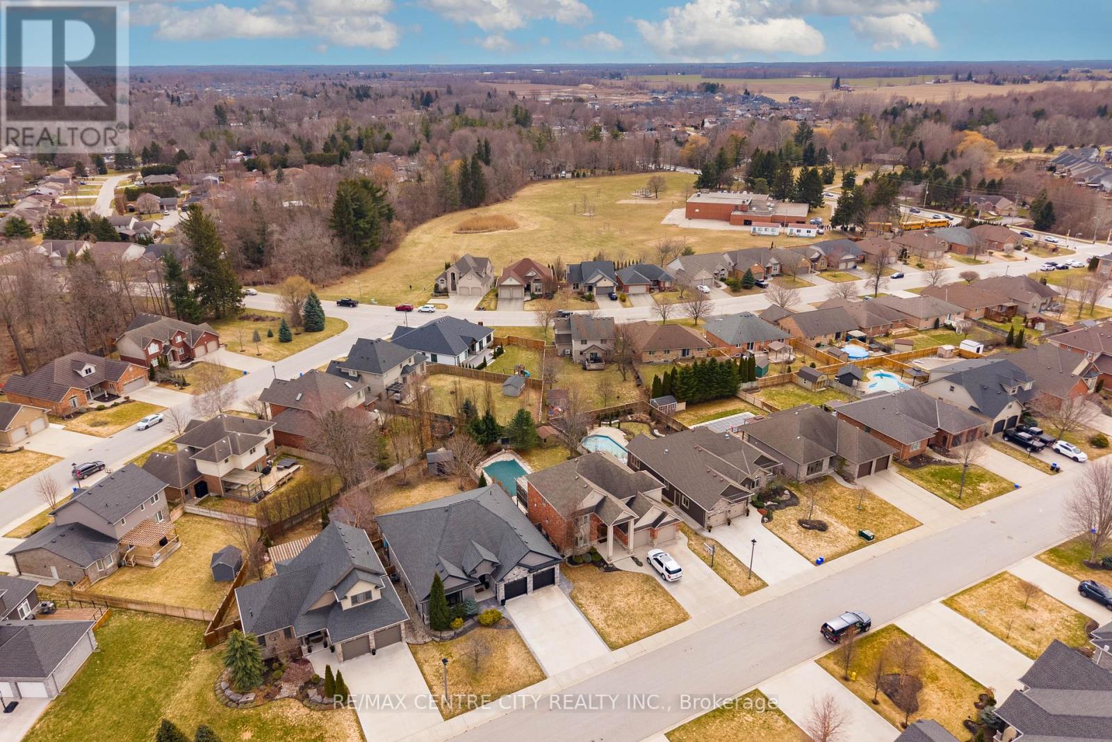 21 Belmont Avenue, Tillsonburg, Ontario  N4G 5V9 - Photo 48 - X12924324