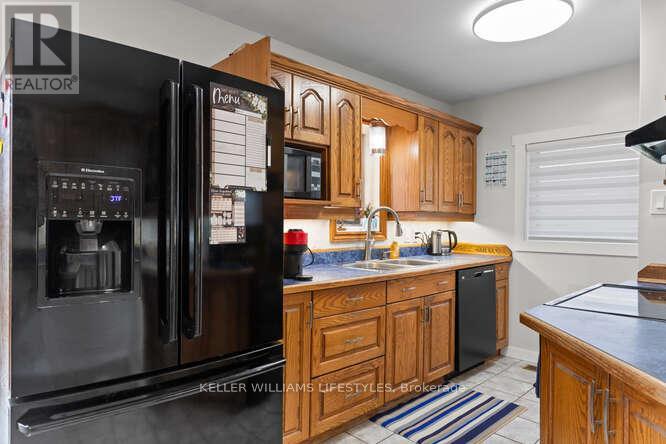 21 Goldwick Crescent, London East, Ontario  N5V 2K9 - Photo 13 - X12924332