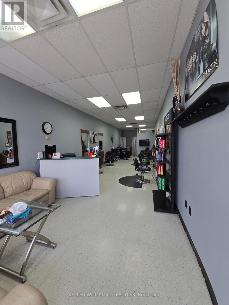 2030 Meadowgate Boulevard, London South, Ontario  N6M 1K1 - Photo 2 - X12924354