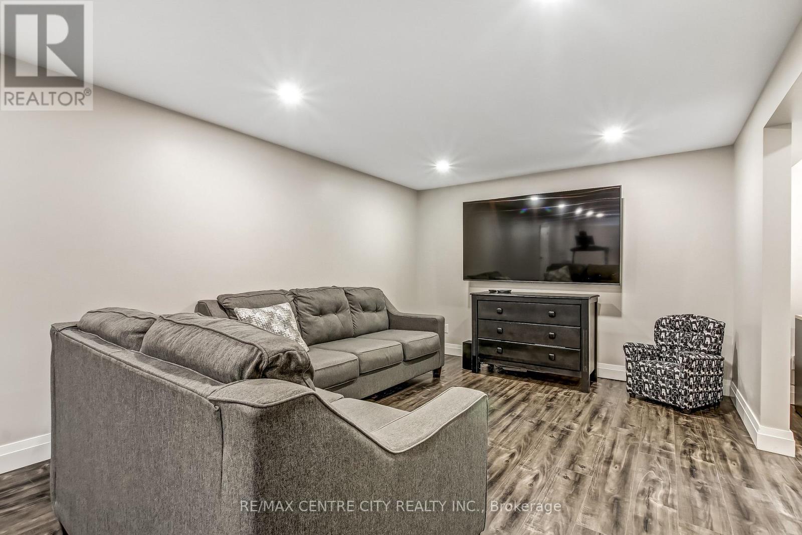 Photo 13 of 22 for 1164 Lancaster Street