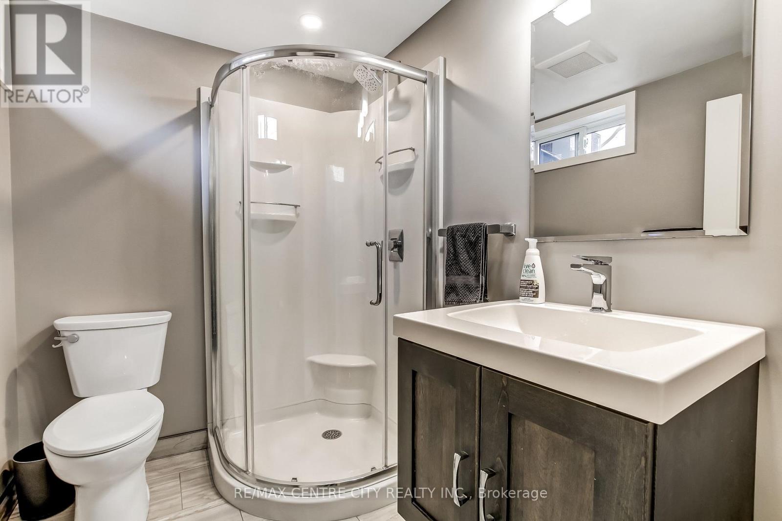 Photo 15 of 22 for 1164 Lancaster Street