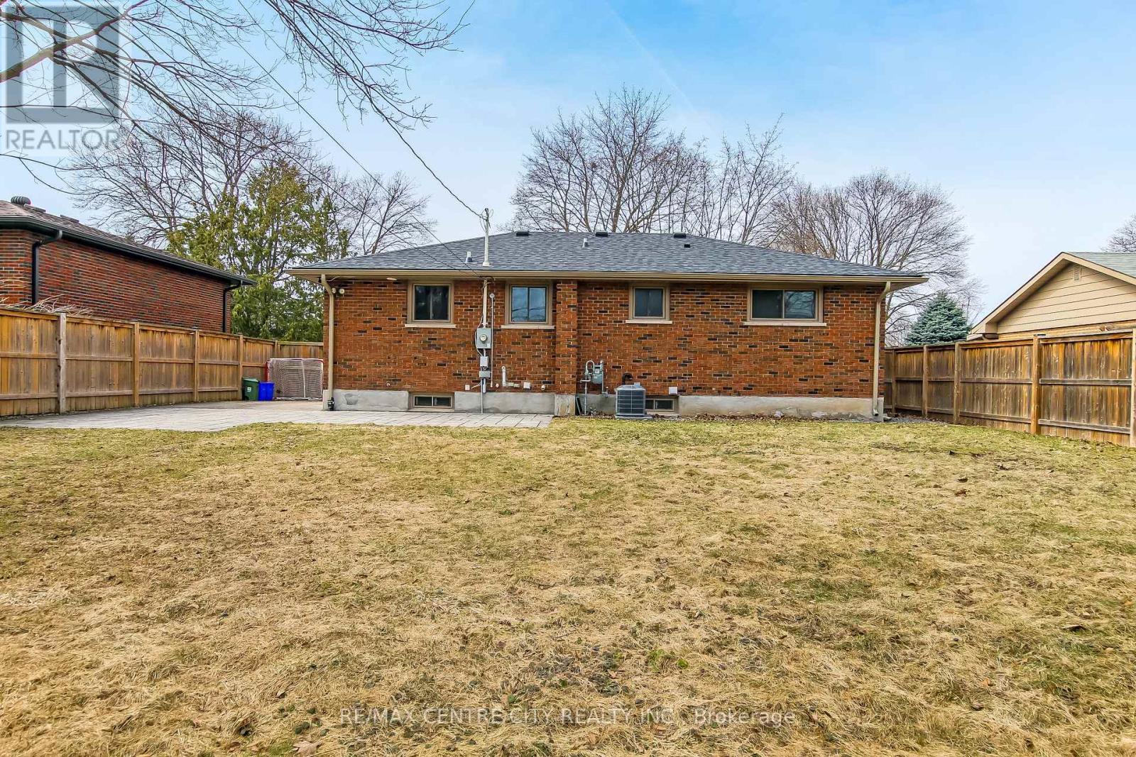 Photo 18 of 22 for 1164 Lancaster Street