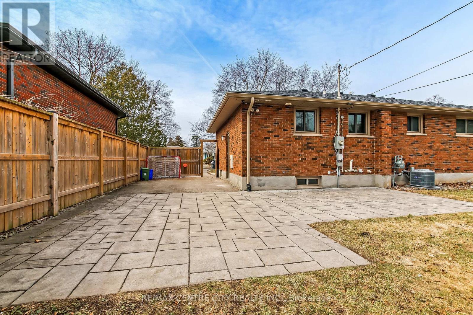 Photo 19 of 22 for 1164 Lancaster Street