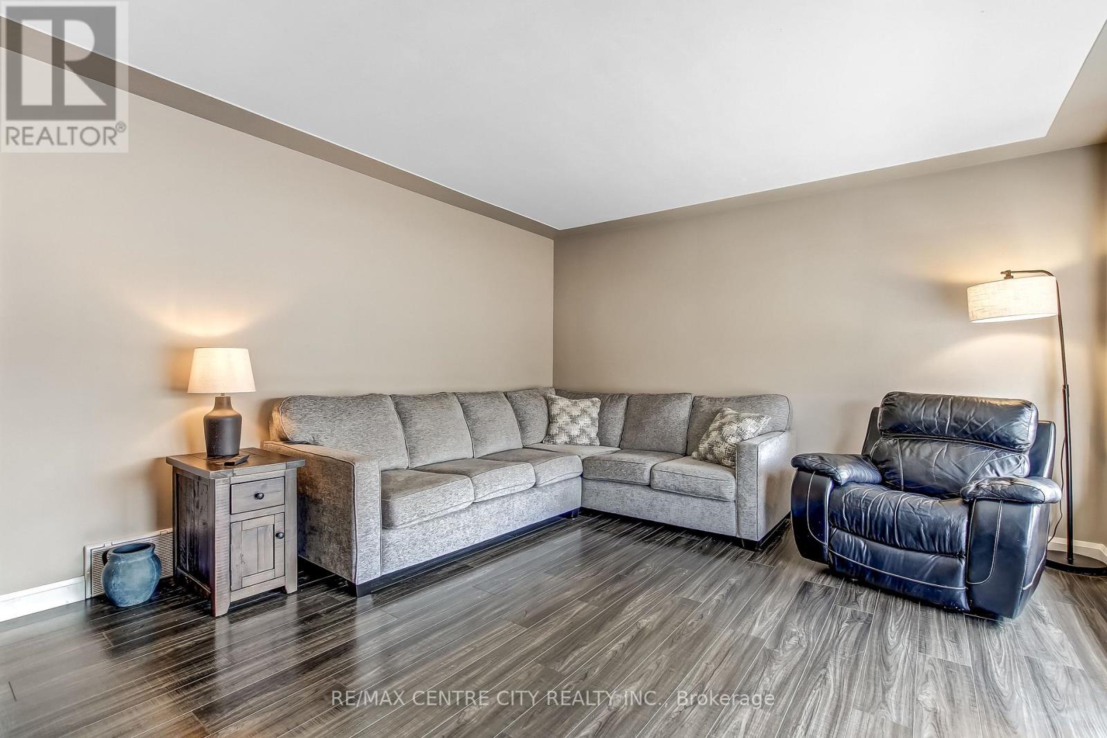 Photo 4 of 22 for 1164 Lancaster Street