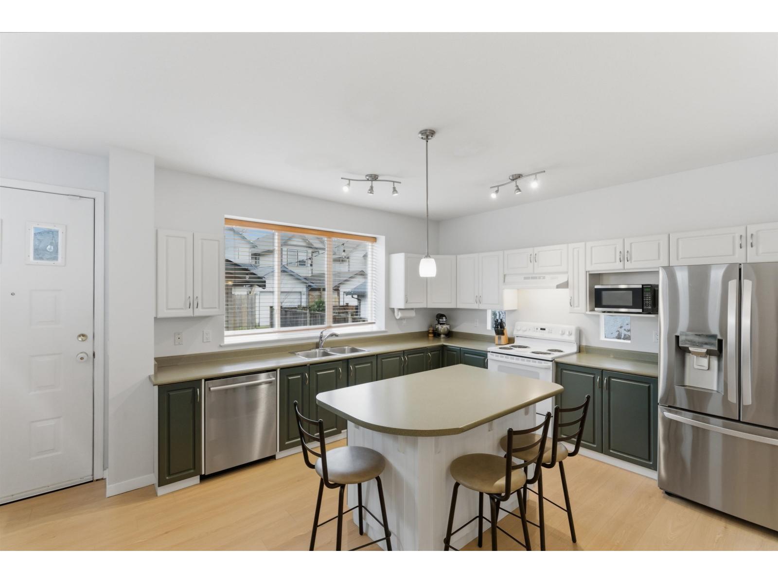 18468 66a Avenue, Surrey, British Columbia  V3S 9B1 - Photo 10 - R3103233