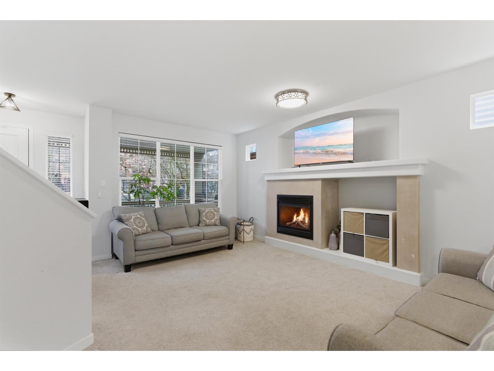 18468 66a Avenue, Surrey, British Columbia  V3S 9B1 - Photo 4 - R3103233