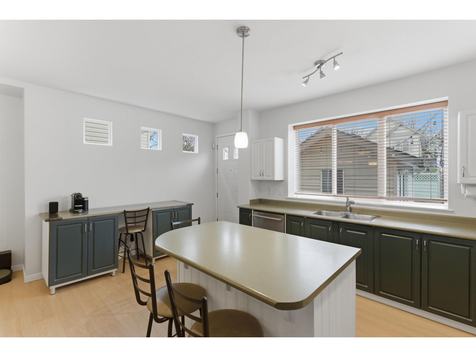 18468 66a Avenue, Surrey, British Columbia  V3S 9B1 - Photo 11 - R3103233