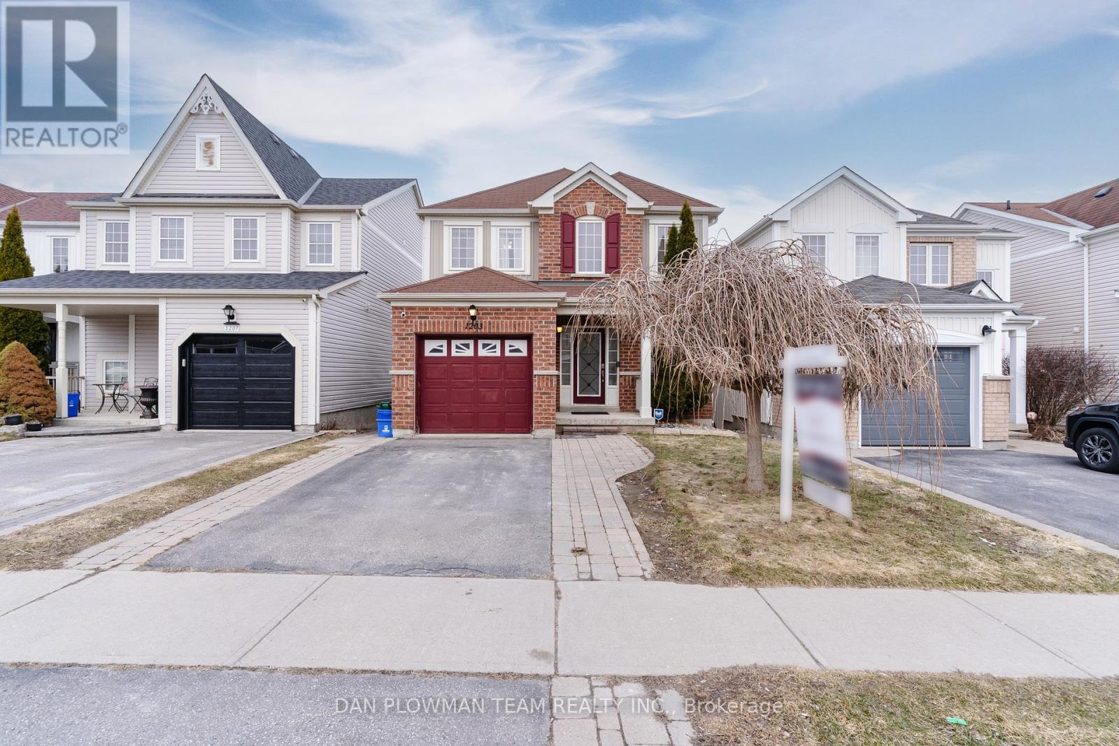 1203 MEATH DRIVE, Oshawa, Ontario