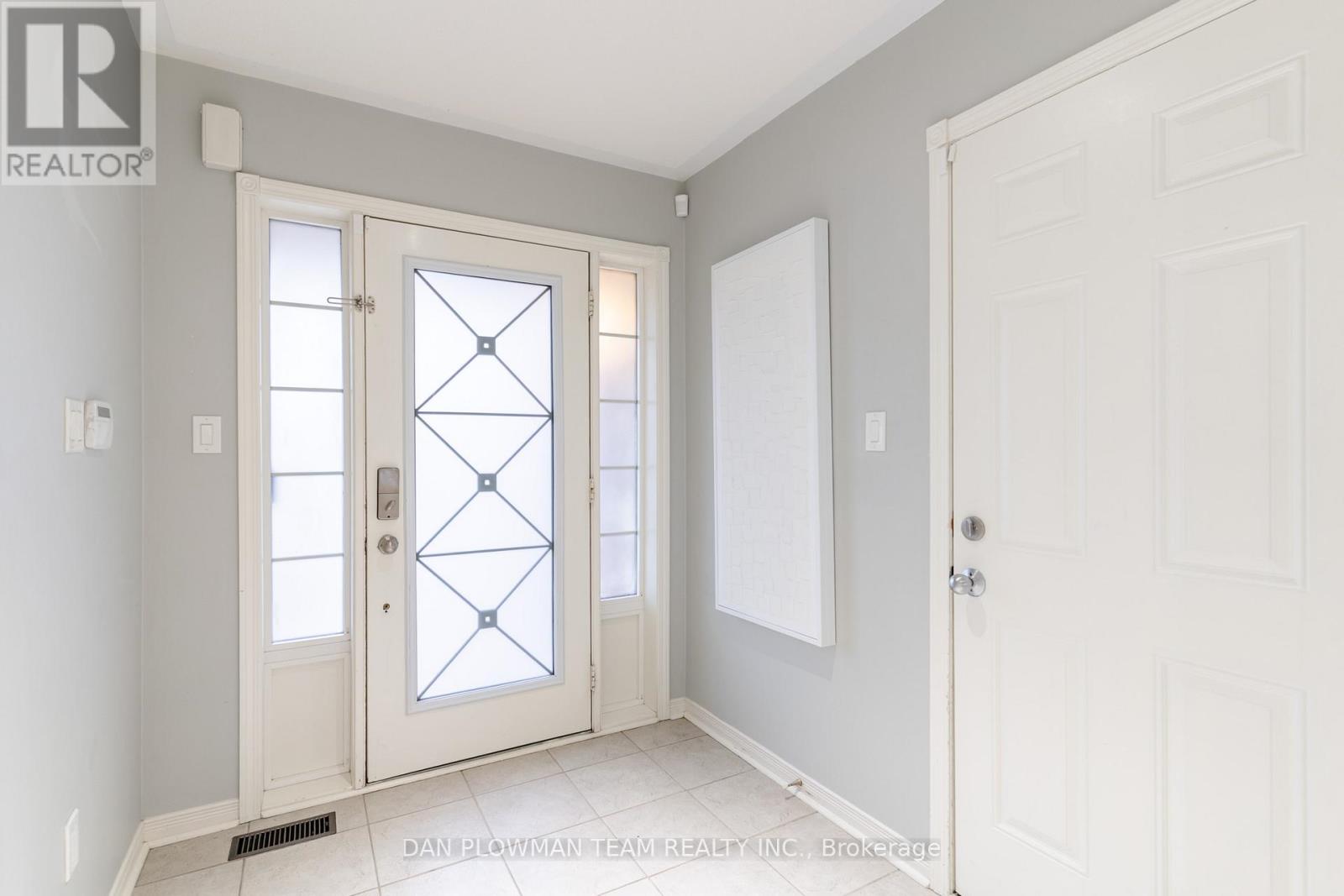 1203 Meath Drive, Oshawa, Ontario  L1K 0G5 - Photo 4 - E12924116