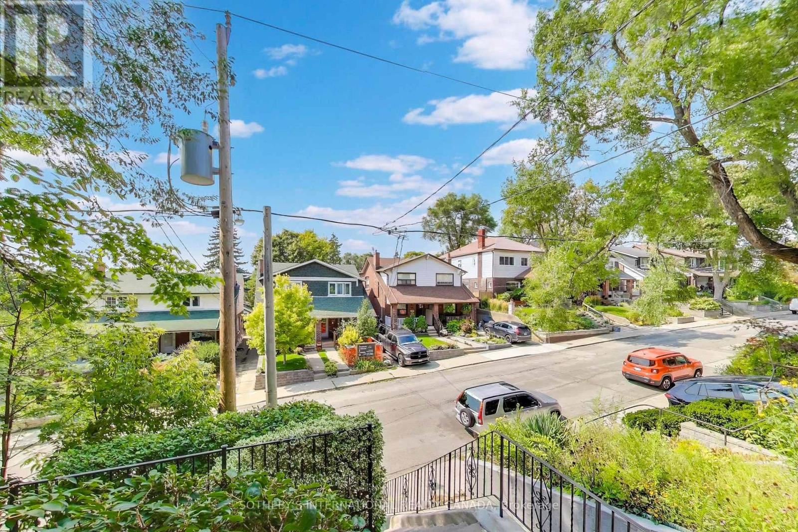 159 Glenmount Park Road, Toronto, Ontario  M4E 2N3 - Photo 3 - E12924182