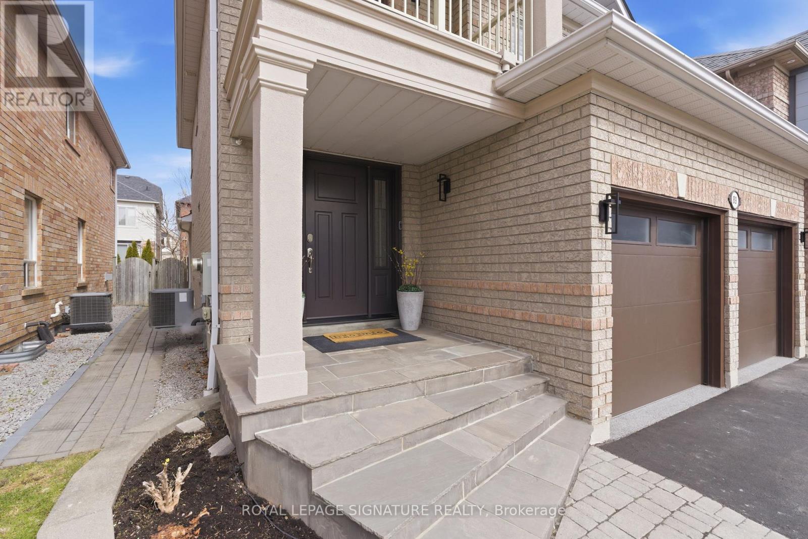 89 Harty Crescent, Ajax, Ontario  L1T 4E7 - Photo 2 - E12924264