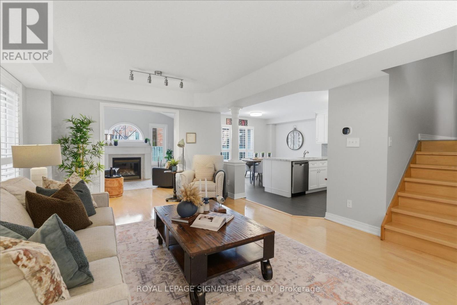 89 Harty Crescent, Ajax, Ontario  L1T 4E7 - Photo 4 - E12924264