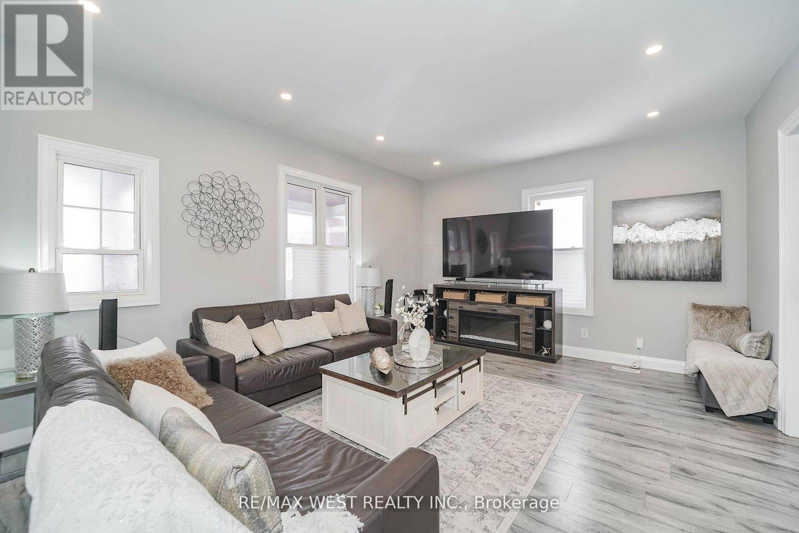 235 Dearborn Avenue, Oshawa, Ontario  L1G 4Z3 - Photo 2 - E12924400