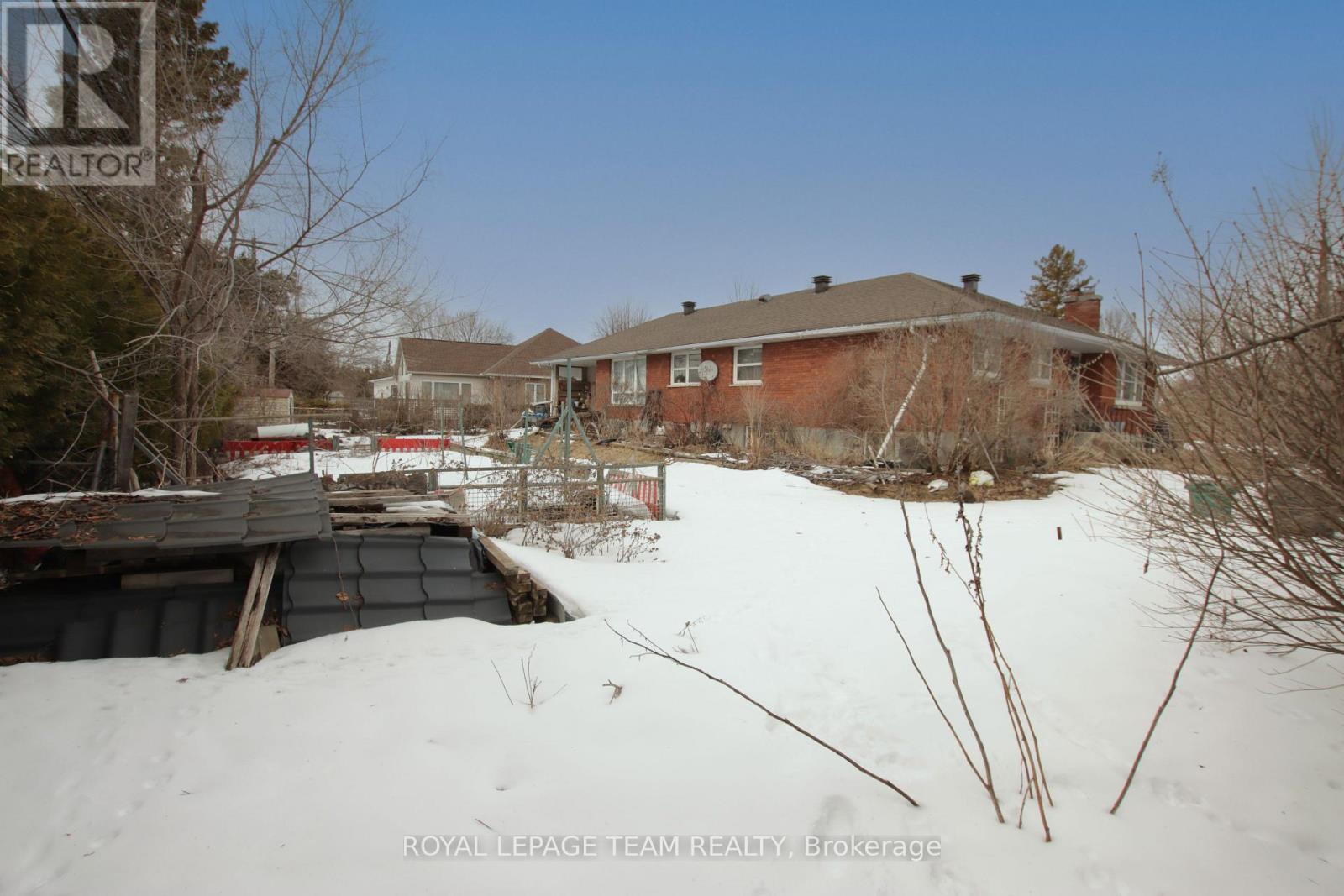 45 Capilano Drive, Ottawa, Ontario  K2E 6G5 - Photo 10 - X12924102