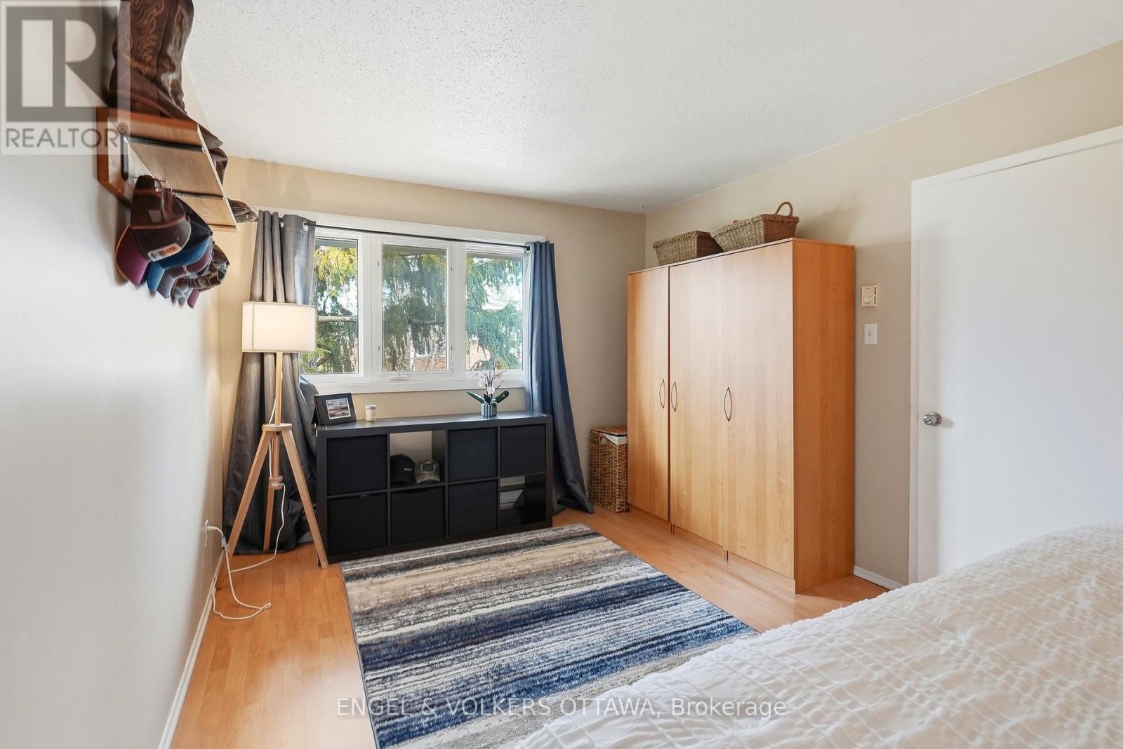 7 - 122 Salter Crescent, Ottawa, Ontario  K2K 1Y7 - Photo 12 - X12924110