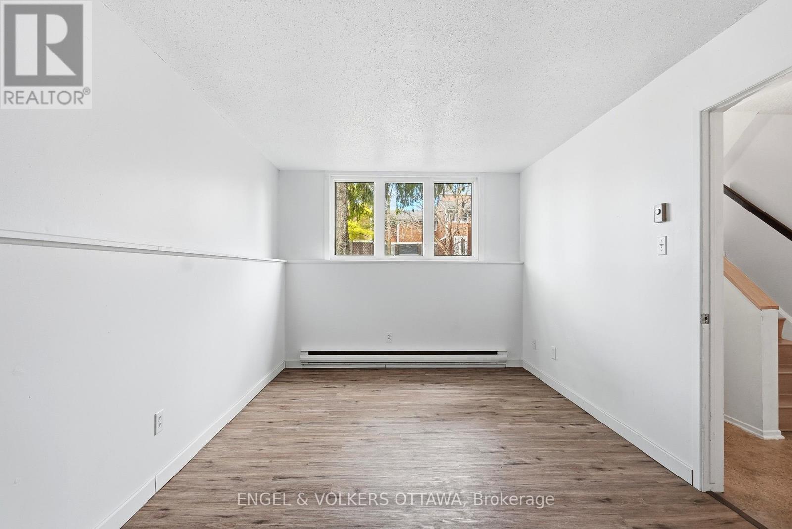 7 - 122 Salter Crescent, Ottawa, Ontario  K2K 1Y7 - Photo 18 - X12924110