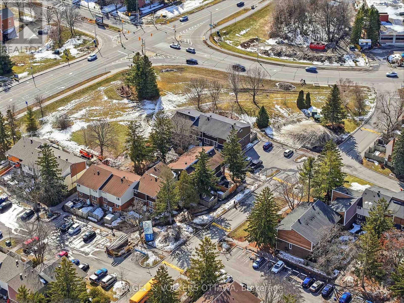 7 - 122 Salter Crescent, Ottawa, Ontario  K2K 1Y7 - Photo 27 - X12924110