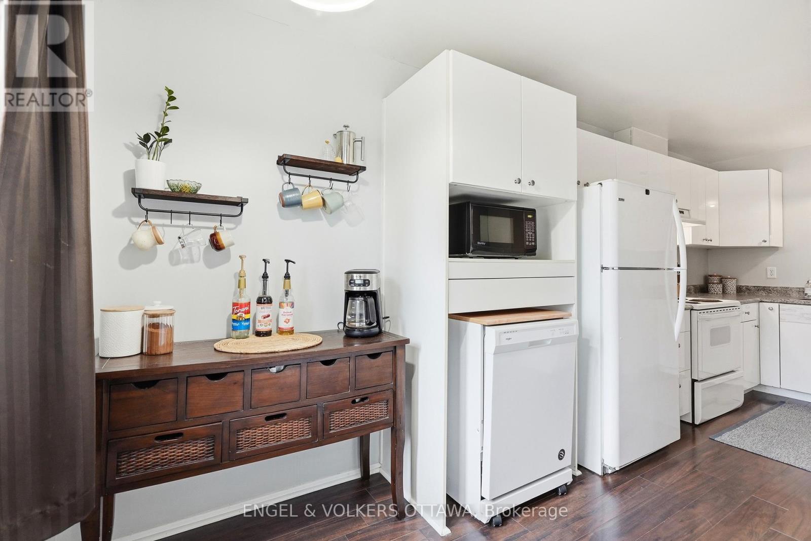 7 - 122 Salter Crescent, Ottawa, Ontario  K2K 1Y7 - Photo 9 - X12924110