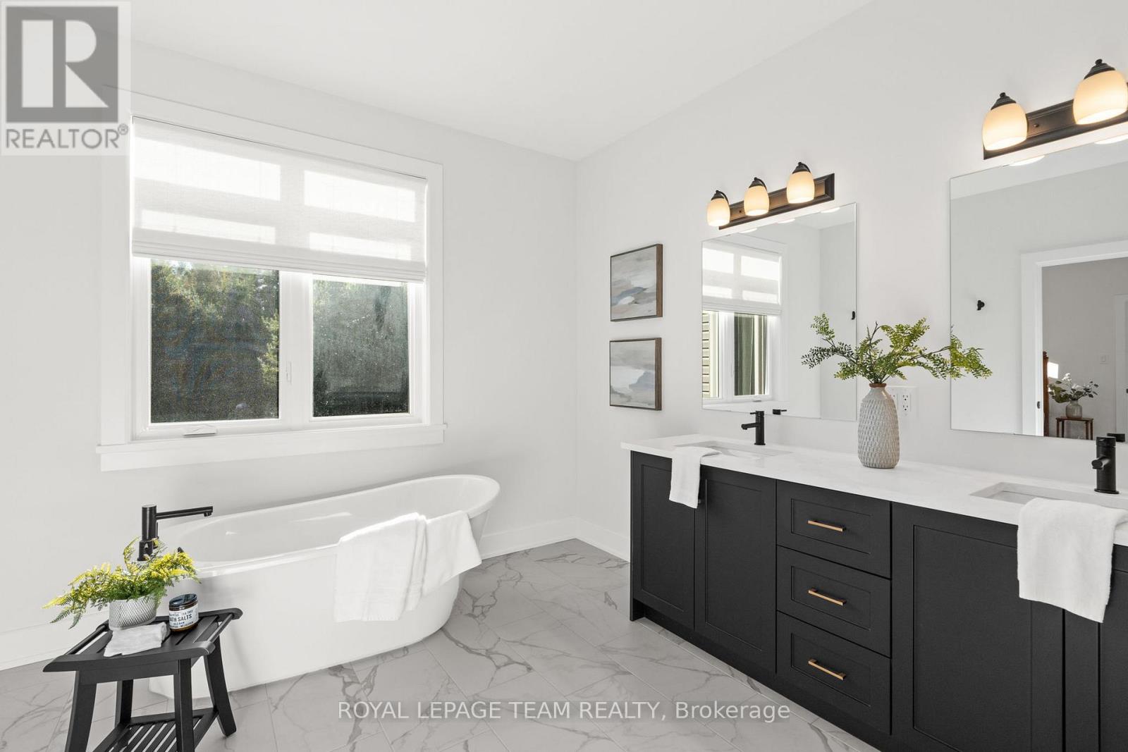 143 Raymond Luhta Crescent, Mcnab/braeside, Ontario  K7S 3G8 - Photo 24 - X12924156