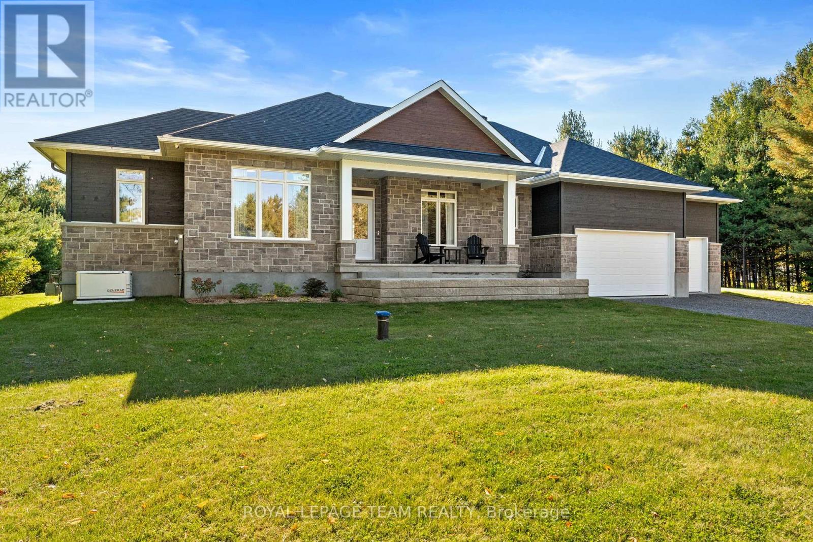 143 Raymond Luhta Crescent, Mcnab/braeside, Ontario  K7S 3G8 - Photo 3 - X12924156