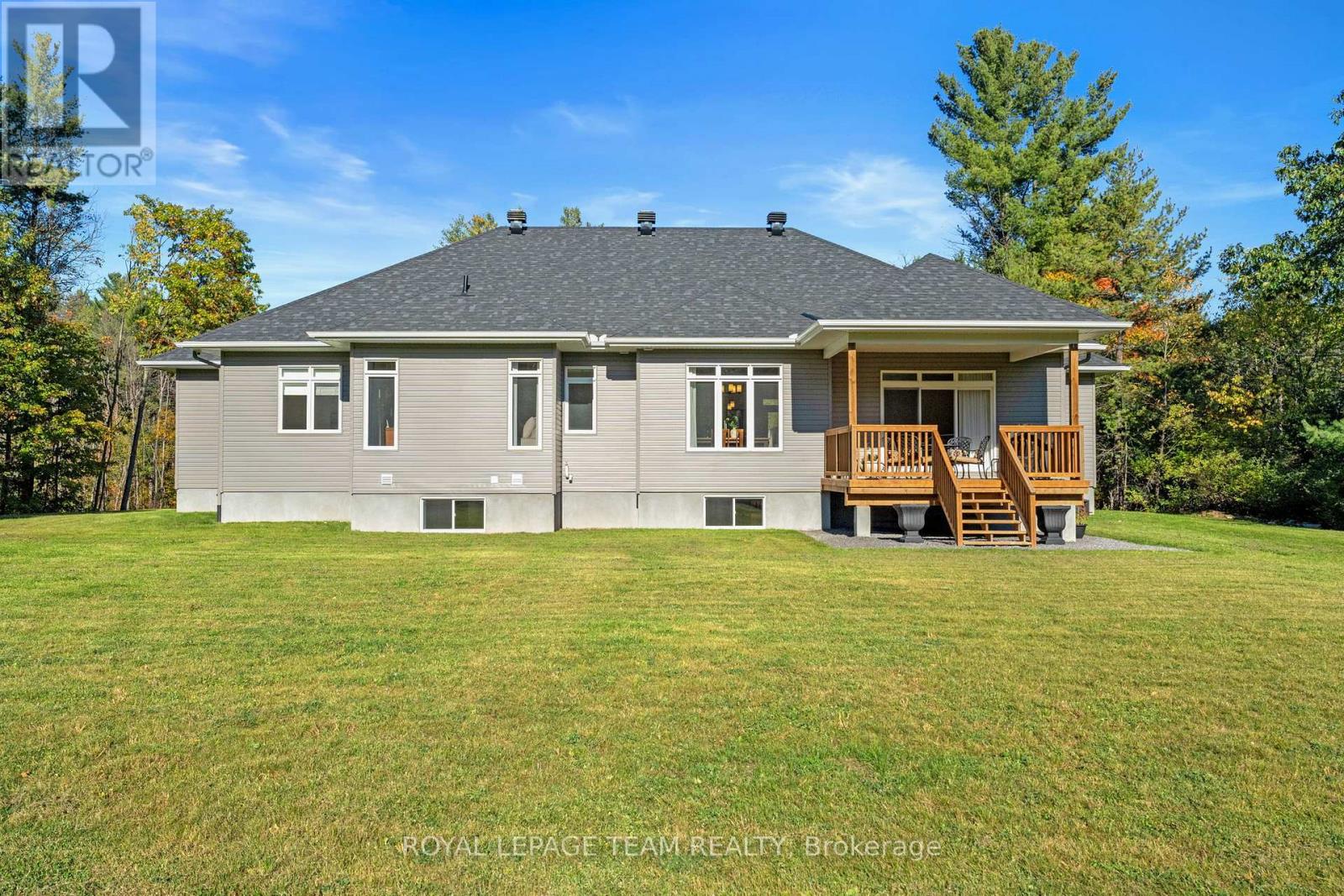 143 Raymond Luhta Crescent, Mcnab/braeside, Ontario  K7S 3G8 - Photo 40 - X12924156