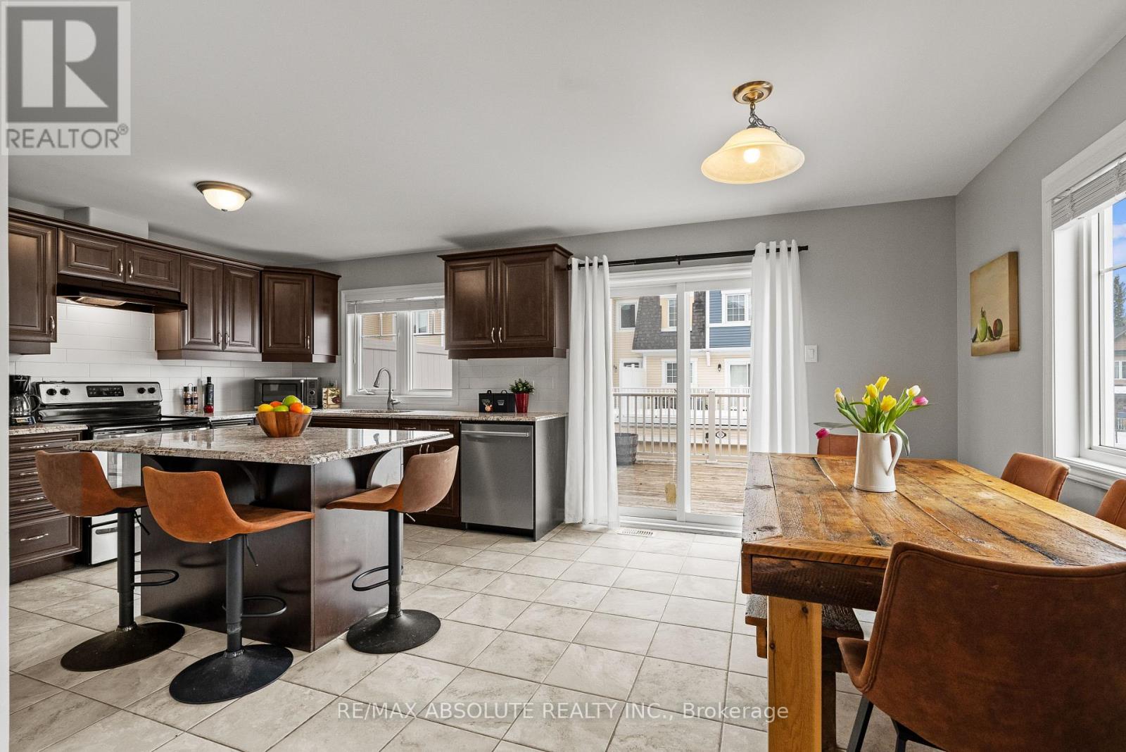 98 Brisote Lane, Ottawa, Ontario  K2S 0V4 - Photo 14 - X12924208