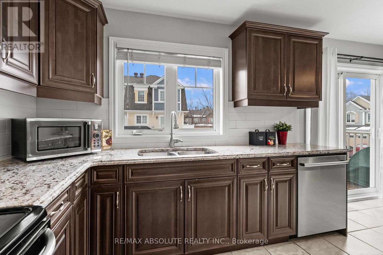 98 Brisote Lane, Ottawa, Ontario  K2S 0V4 - Photo 16 - X12924208